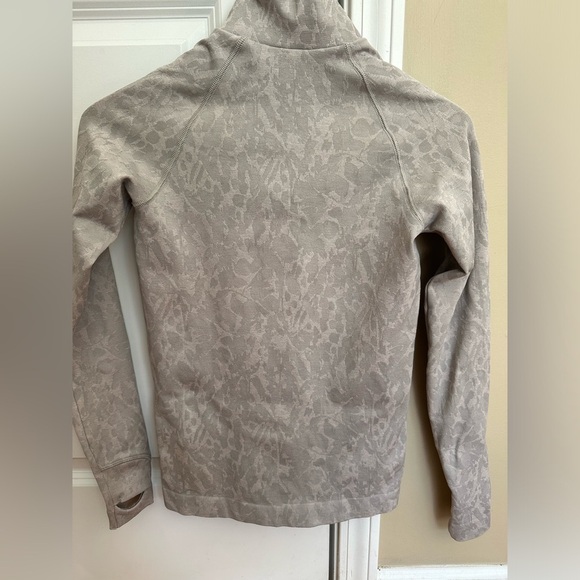 Gymshark Adapt Animal Seamless Zip Up - Butterfly | Grey - Picture 6 of 6